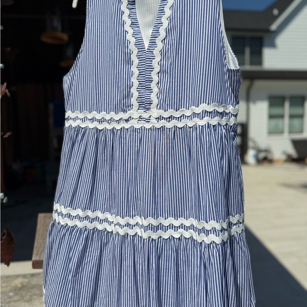 STYLE U Blue and White Sleeveless V-Neck Sundress